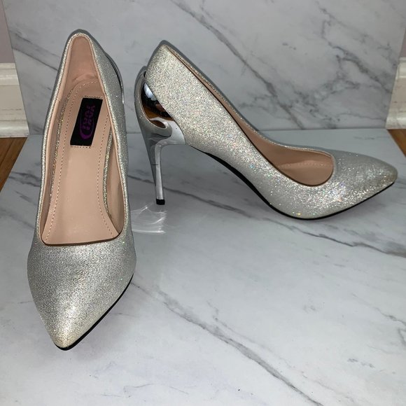 Yoki Shoes - LIKE NEW YOKI Sparkly Silver w/Mirror Finish Heels
